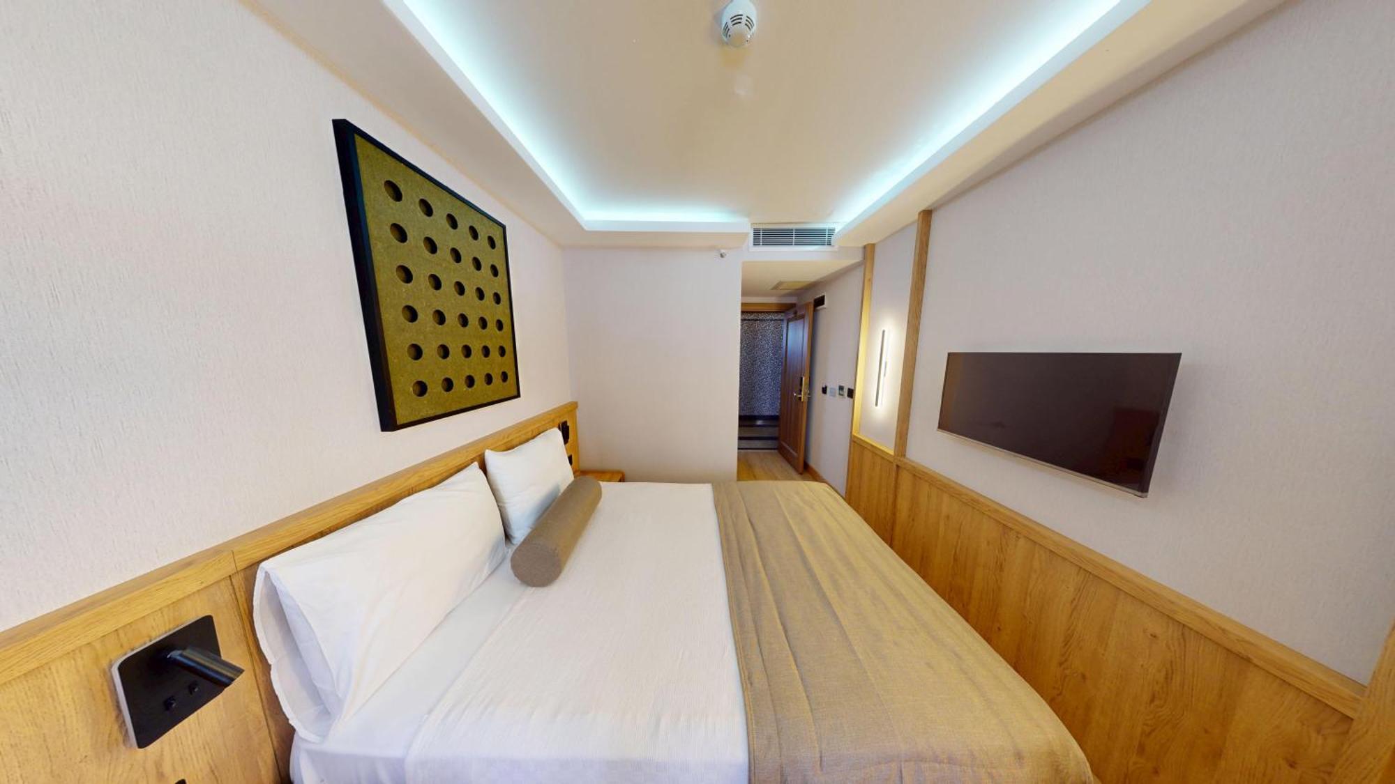 Otel River 2*