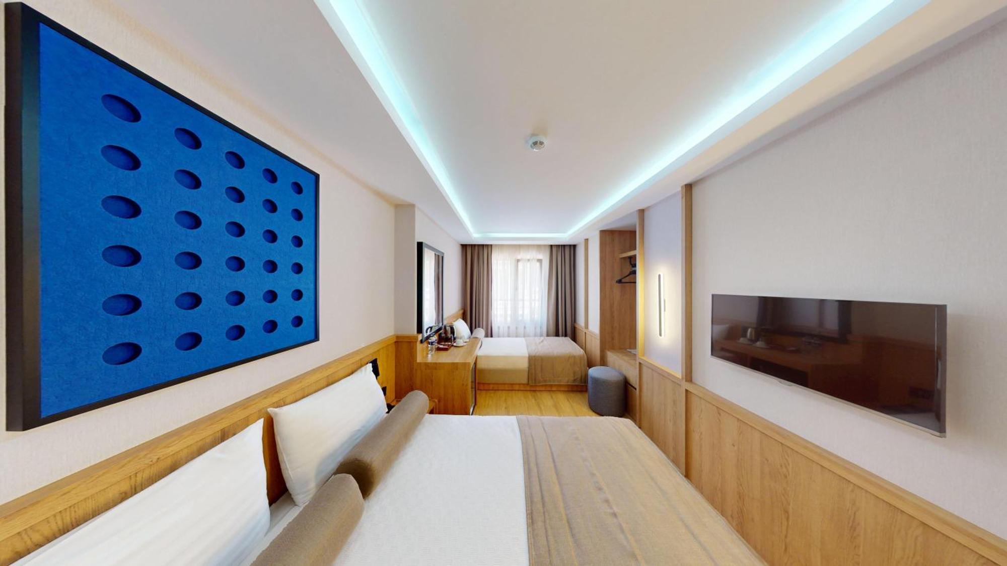 Hotel River